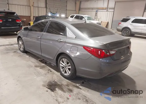 2013 Hyundai Sonata Gls z USA, uszkodzony, nr VIN 5NPEB4AC7DH677572